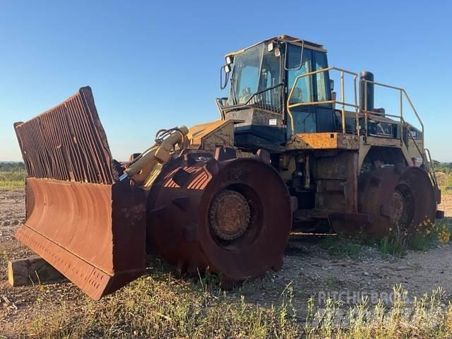 CAT 826H Pôdne kompaktory