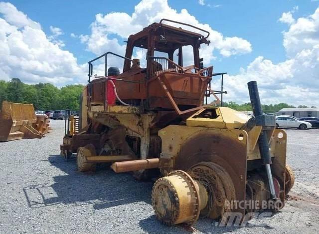 CAT 826K Pôdne kompaktory