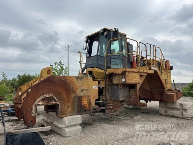CAT 836G Pôdne kompaktory
