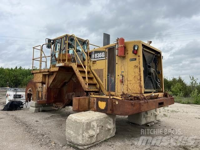 CAT 836G Pôdne kompaktory