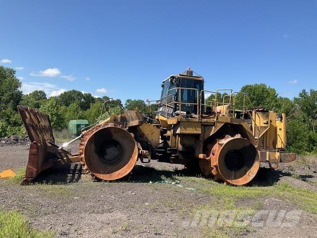 CAT 836G Pôdne kompaktory
