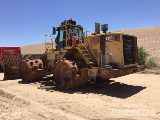 CAT 836G Pôdne kompaktory