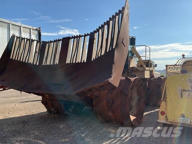 CAT 836G Pôdne kompaktory