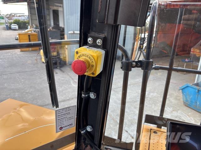 CAT 844 Kolesové dozéry