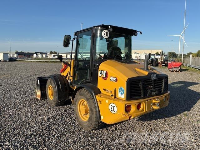 CAT 906 Kolesové nakladače