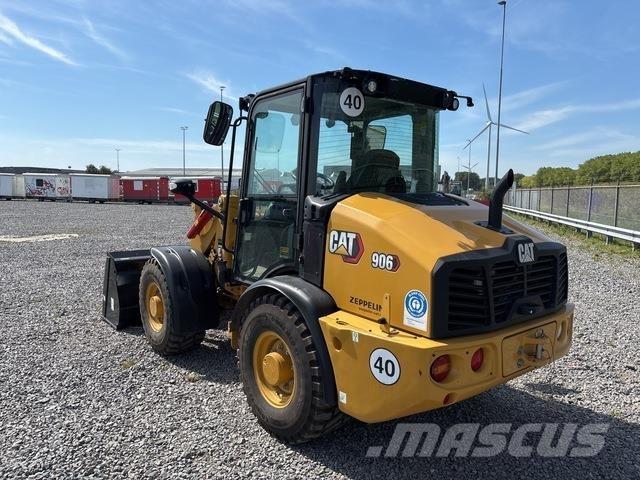 CAT 906 Kolesové nakladače