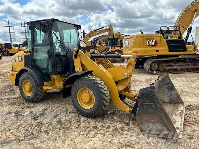 CAT 906M Kolesové nakladače