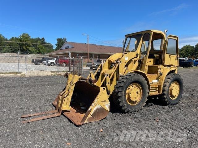 CAT 922 Kolesové nakladače