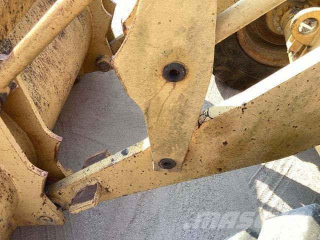 CAT 930 Kolesové nakladače