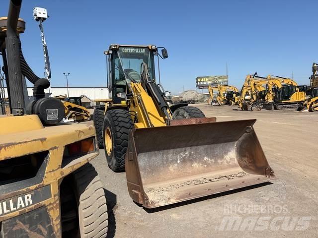 CAT 930G Kolesové nakladače