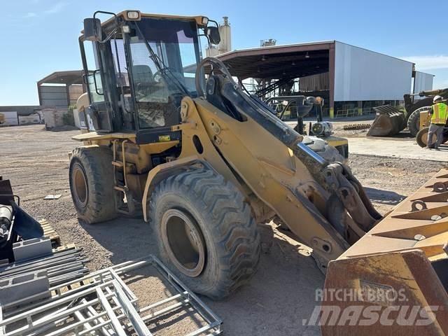 CAT 930G Kolesové nakladače