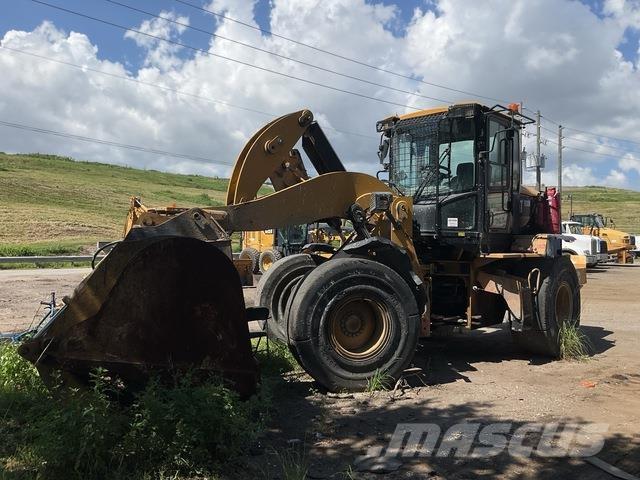 CAT 930M Kolesové nakladače