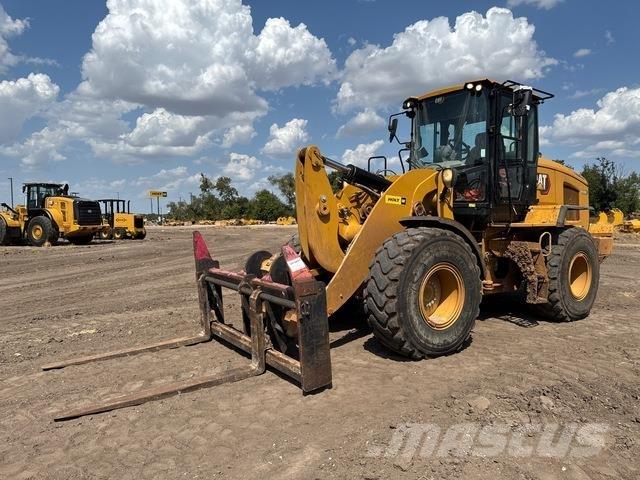 CAT 930M Kolesové nakladače
