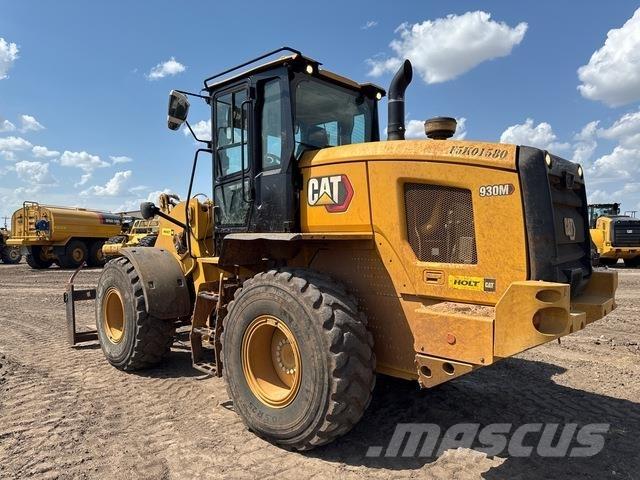 CAT 930M Kolesové nakladače