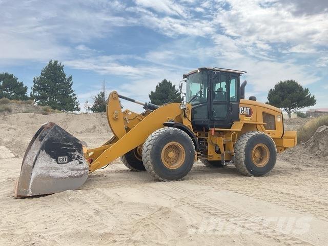 CAT 938M Kolesové nakladače