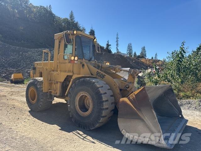 CAT 950F Kolesové nakladače