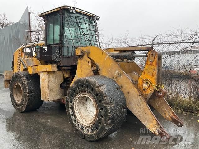 CAT 950M Kolesové nakladače