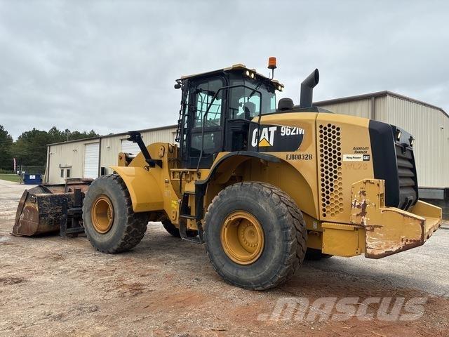 CAT 962M Kolesové nakladače