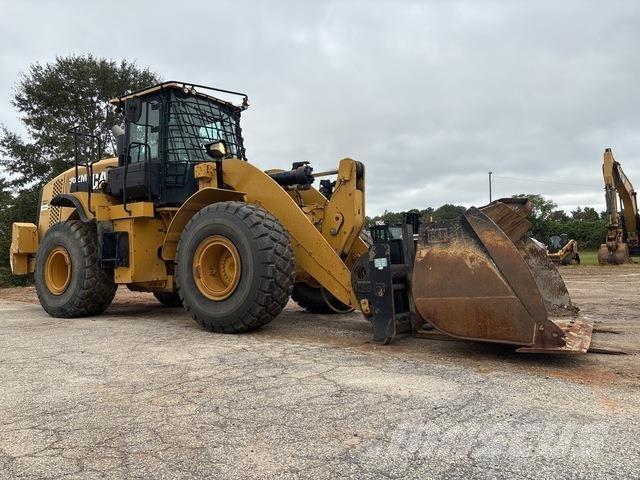 CAT 962M Kolesové nakladače