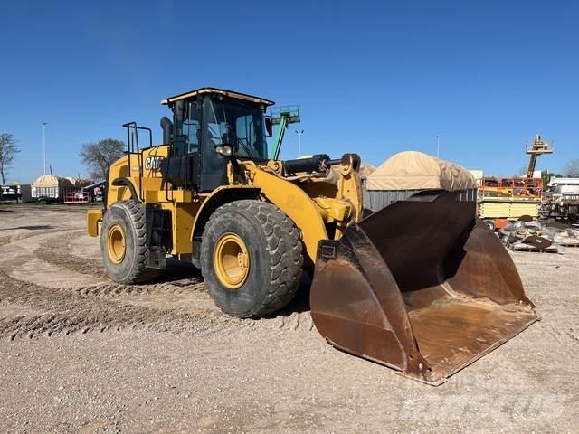 CAT 966M Kolesové nakladače