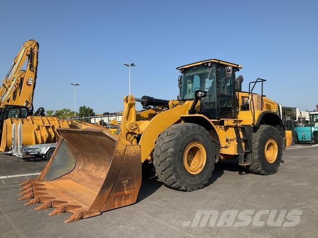CAT 966M Kolesové nakladače