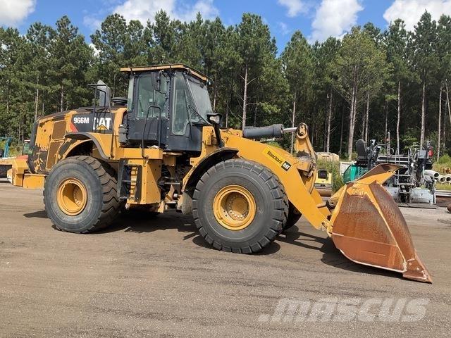 CAT 966M Kolesové nakladače