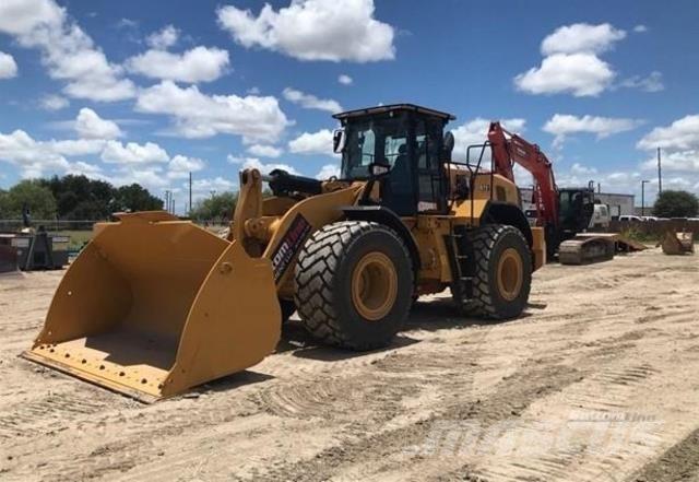 CAT 972 Kolesové nakladače
