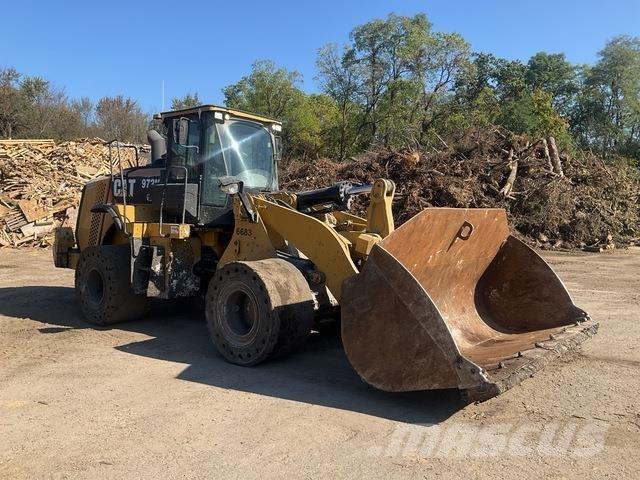 CAT 972M Kolesové nakladače