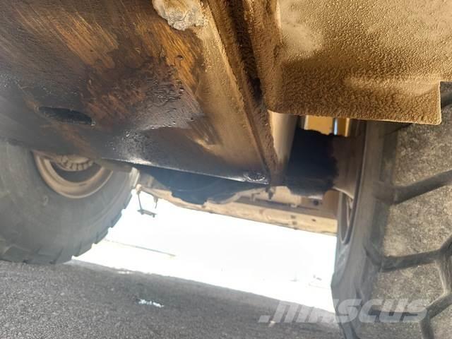 CAT 980G Kolesové nakladače