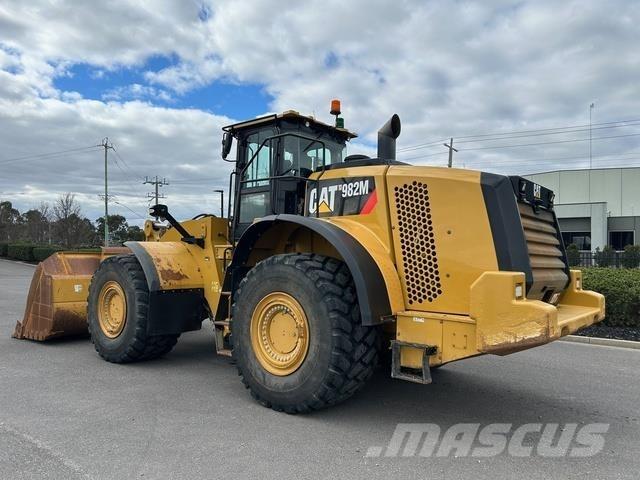 CAT 982M Kolesové nakladače