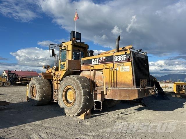 CAT 988F Kolesové nakladače