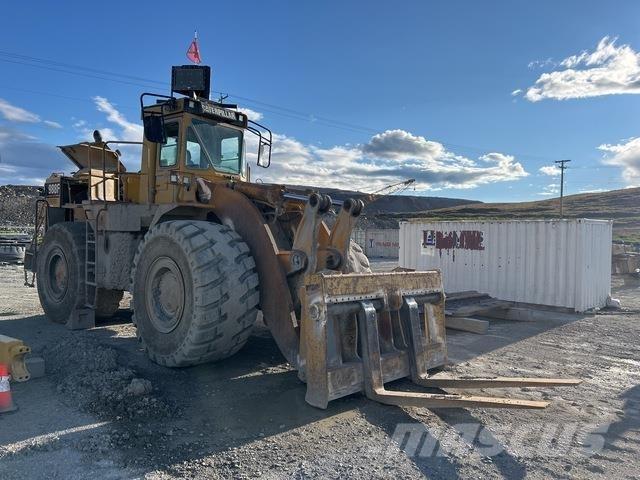 CAT 988F Kolesové nakladače