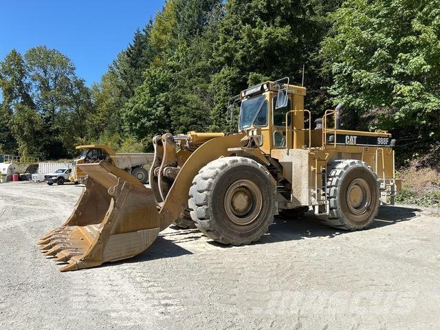 CAT 988F Kolesové nakladače