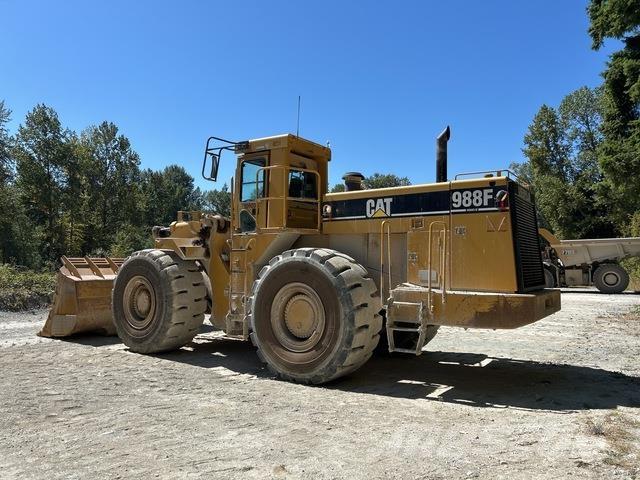 CAT 988F Kolesové nakladače