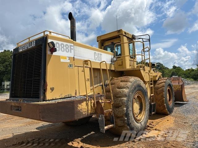 CAT 988F Kolesové nakladače