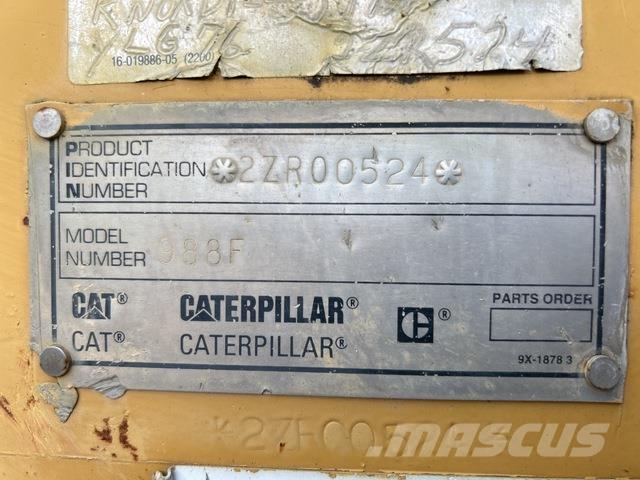 CAT 988F Kolesové nakladače