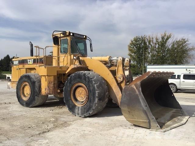 CAT 988F Kolesové nakladače