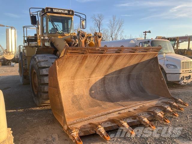 CAT 988F Kolesové nakladače