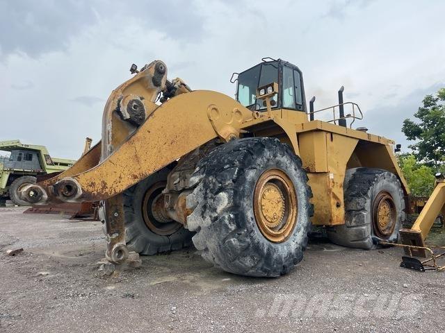 CAT 990 Kolesové nakladače