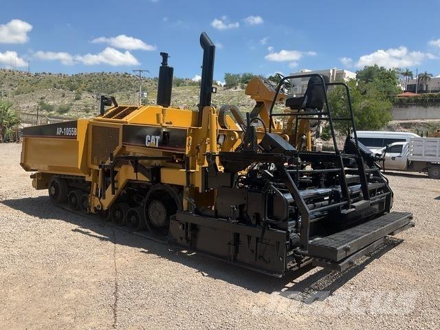 CAT AP-1055B Finišéry