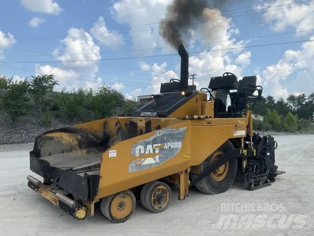 CAT AP-600D Finišéry