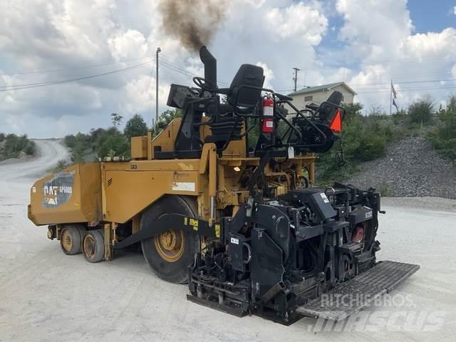 CAT AP-600D Finišéry