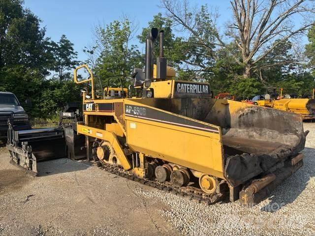 CAT AP-650B Finišéry