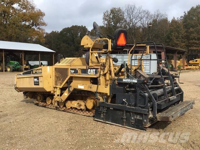 CAT AP-650B Finišéry