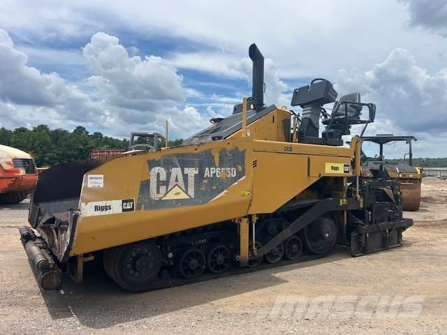 CAT AP-655D Finišéry