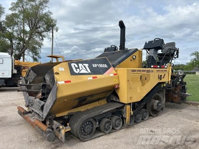 CAT AP1055E Finišéry