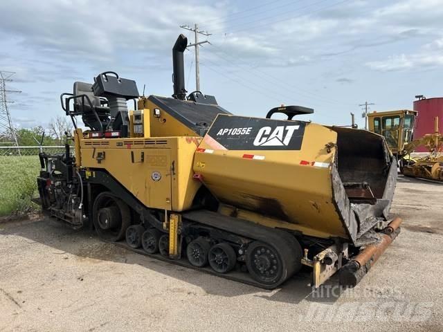 CAT AP1055E Finišéry