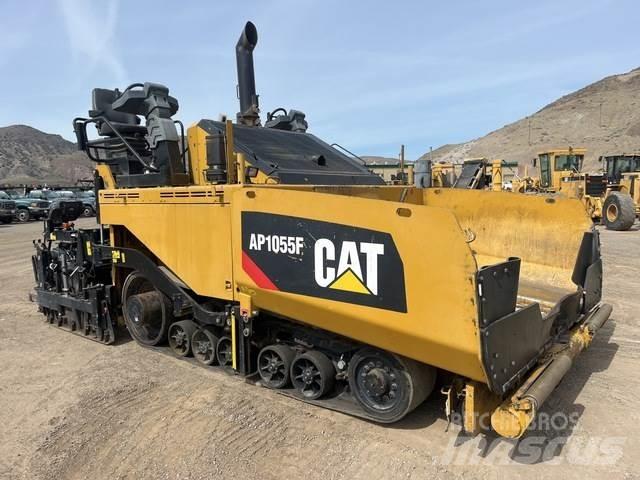 CAT AP1055F Finišéry