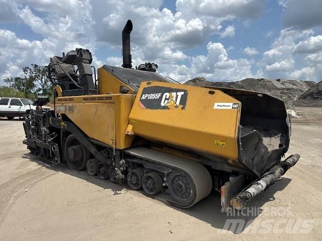 CAT AP1055F Finišéry