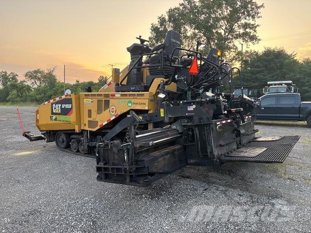 CAT AP1055F Finišéry